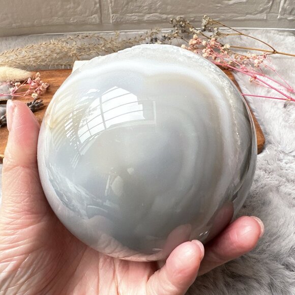 Gorgeous 1.3kg Large Agate Sphere with Druzy - Picture 10 of 10
